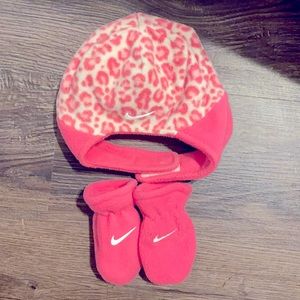 Nike hat and mitten set